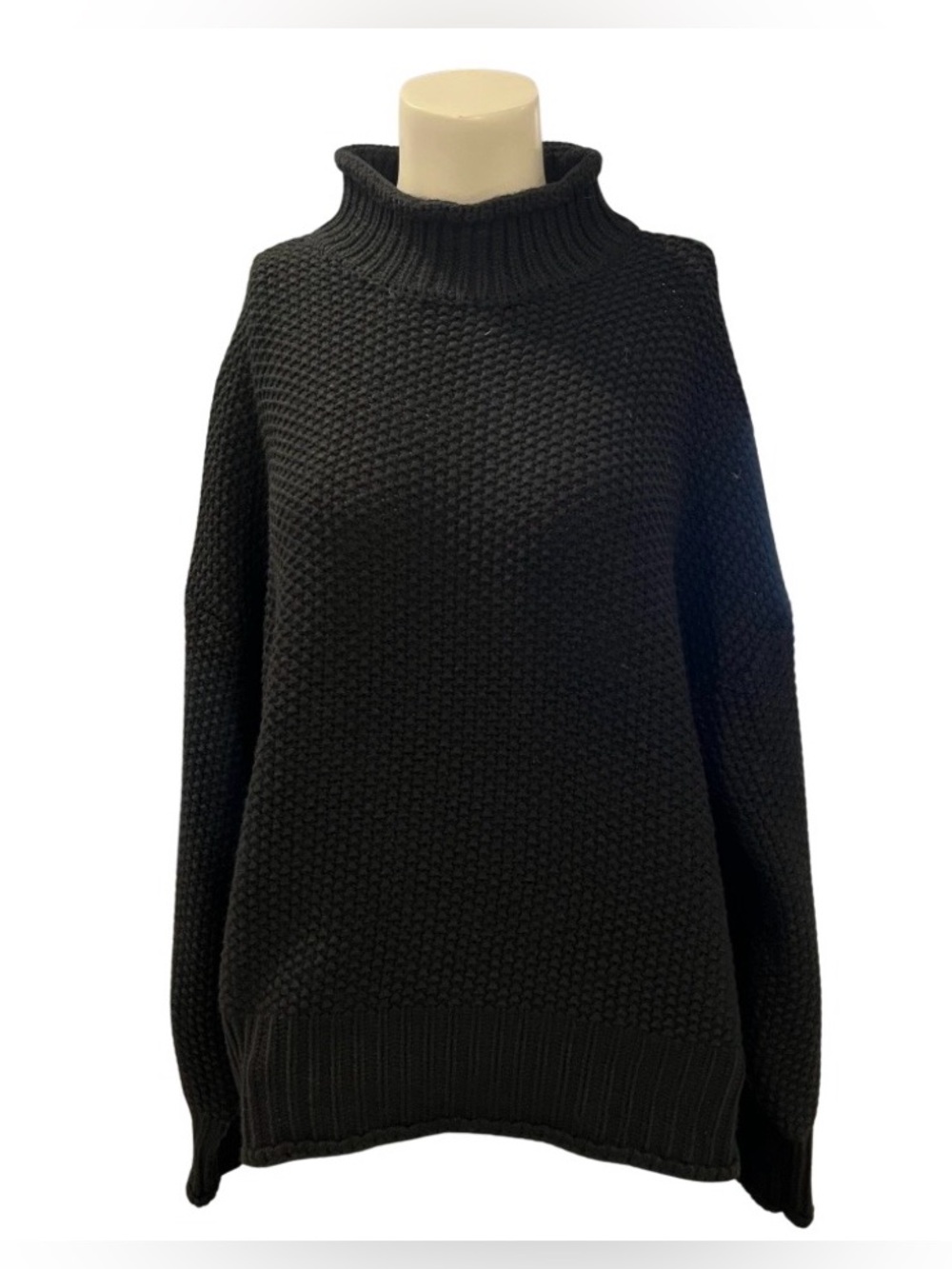 Kayamiya black sweater large